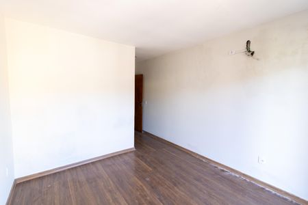 Casa à venda com 100m², 2 quartos e 2 vagasSuíte 2