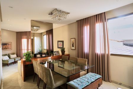 Apartamento à venda com 254m², 3 quartos e 3 vagasSala