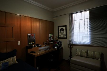 Apartamento à venda com 254m², 3 quartos e 3 vagasQuarto 2