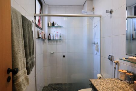 Apartamento à venda com 254m², 3 quartos e 3 vagasBanheiro da Suíte