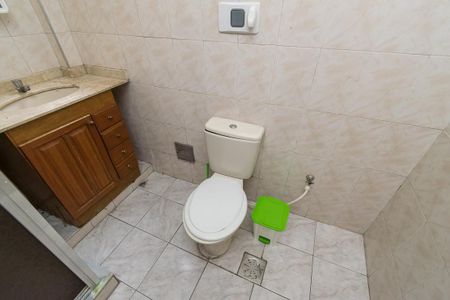 Apartamento à venda com 64m², 2 quartos e sem vaga Apartamento à venda com 64m², 2 quartos e sem vagaBanheiro Social