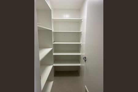 Apartamento à venda com 132m², 3 quartos e 2 vagasQuarto - Armários