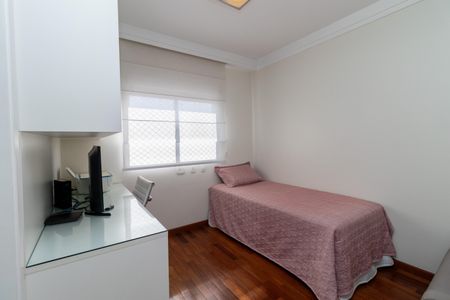 Apartamento à venda com 172m², 3 quartos e 3 vagasSuíte 2