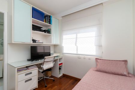 Apartamento à venda com 172m², 3 quartos e 3 vagasSuíte 2