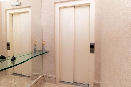 Apartamento à venda com 172m², 3 quartos e 3 vagasHall do Elevador