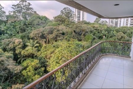 Apartamento para alugar com 4 quartos, 330m² em Santo Amaro, São Paulo