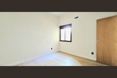 Casa à venda com 232m², 3 quartos e 3 vagas Casa à venda com 232m², 3 quartos e 3 vagasQuarto 2