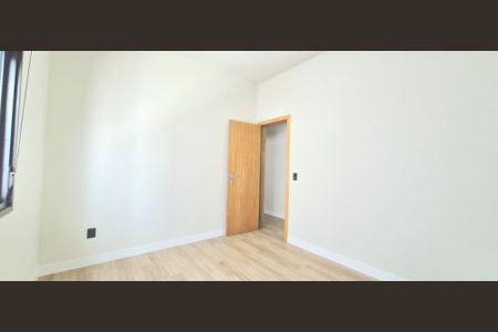 Casa à venda com 232m², 3 quartos e 3 vagas Casa à venda com 232m², 3 quartos e 3 vagasSuíte