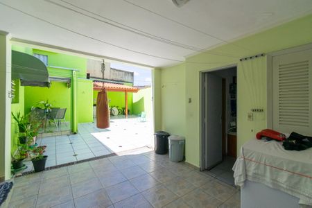 Casa à venda com 359m², 3 quartos e 2 vagas Casa à venda com 359m², 3 quartos e 2 vagasÁrea de Serviço