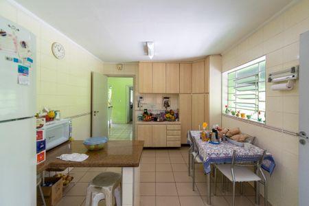 Casa à venda com 359m², 3 quartos e 2 vagas Casa à venda com 359m², 3 quartos e 2 vagasCozinha