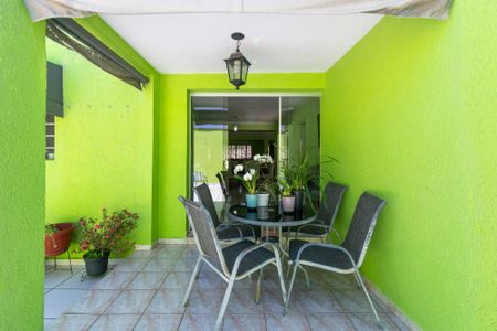 Casa à venda com 359m², 3 quartos e 2 vagas Casa à venda com 359m², 3 quartos e 2 vagasQuintal