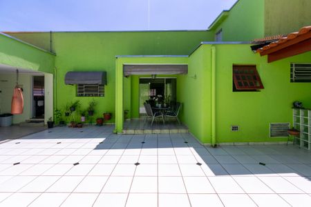 Casa à venda com 359m², 3 quartos e 2 vagas Casa à venda com 359m², 3 quartos e 2 vagasQuintal