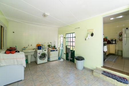 Casa à venda com 359m², 3 quartos e 2 vagas Casa à venda com 359m², 3 quartos e 2 vagasÁrea de Serviço