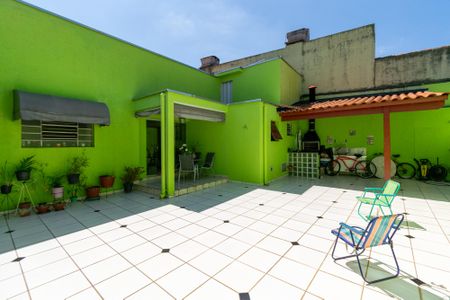 Casa à venda com 359m², 3 quartos e 2 vagas Casa à venda com 359m², 3 quartos e 2 vagasQuintal