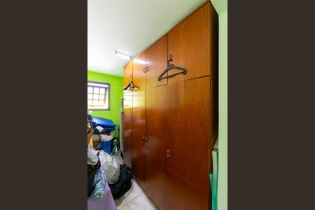 Casa à venda com 359m², 3 quartos e 2 vagas Casa à venda com 359m², 3 quartos e 2 vagasCloset da suíte 2