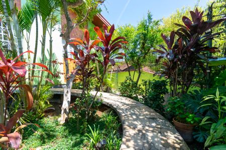 Casa à venda com 359m², 3 quartos e 2 vagas Casa à venda com 359m², 3 quartos e 2 vagasJardim