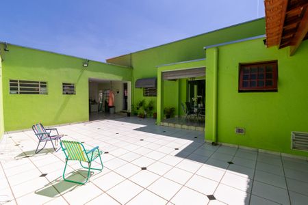 Casa à venda com 359m², 3 quartos e 2 vagas Casa à venda com 359m², 3 quartos e 2 vagasQuintal