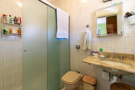 Casa à venda com 359m², 3 quartos e 2 vagas Casa à venda com 359m², 3 quartos e 2 vagasBanheiro da Suíte 1