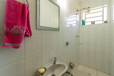 Casa à venda com 359m², 3 quartos e 2 vagas Casa à venda com 359m², 3 quartos e 2 vagasBanheiro Social