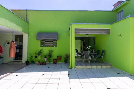 Casa à venda com 359m², 3 quartos e 2 vagas Casa à venda com 359m², 3 quartos e 2 vagasQuintal