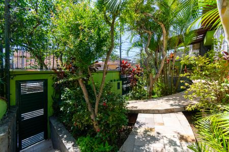 Casa à venda com 359m², 3 quartos e 2 vagas Casa à venda com 359m², 3 quartos e 2 vagasJardim