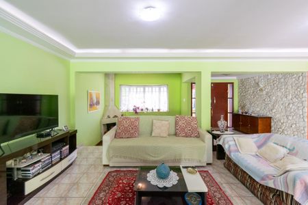 Casa à venda com 359m², 3 quartos e 2 vagas Casa à venda com 359m², 3 quartos e 2 vagasSala