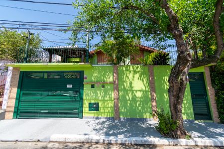 Casa à venda com 359m², 3 quartos e 2 vagas Casa à venda com 359m², 3 quartos e 2 vagasFachada