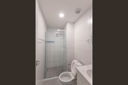 Banheiro de apartamento para alugar com 1 quarto, 26m² em República, São Paulo