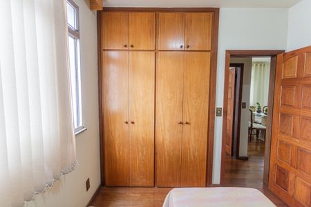 Apartamento à venda com 81m², 2 quartos e 1 vagaQuarto 2