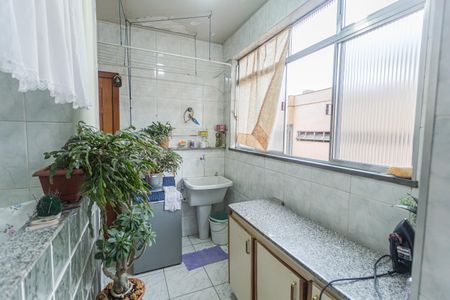 Apartamento à venda com 81m², 2 quartos e 1 vagaÁrea de Serviço