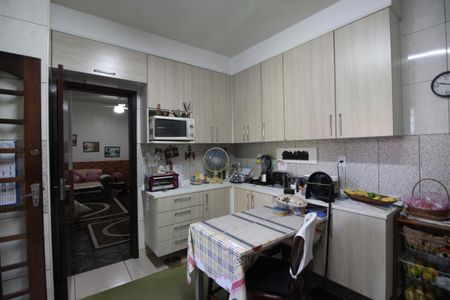 Casa de condomínio à venda com 870m², 4 quartos e 7 vagasCasa 2 - Cozinha