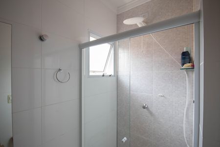Banheiro da Suíte 1 de casa à venda com 2 quartos, 60m² em Vila Mazzei, São Paulo