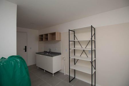 Sala/Cozinha de apartamento para alugar com 2 quartos, 36m² em República, São Paulo