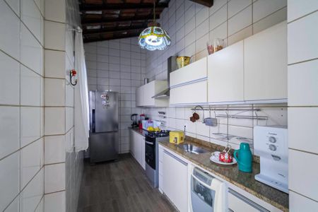 Casa à venda com 257m², 4 quartos e 4 vagasCozinha