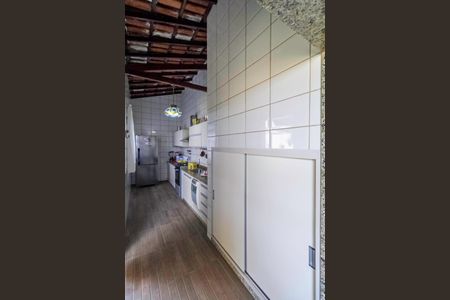 Casa à venda com 257m², 4 quartos e 4 vagasCozinha