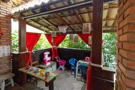 Casa à venda com 257m², 4 quartos e 4 vagasCasa na árvore