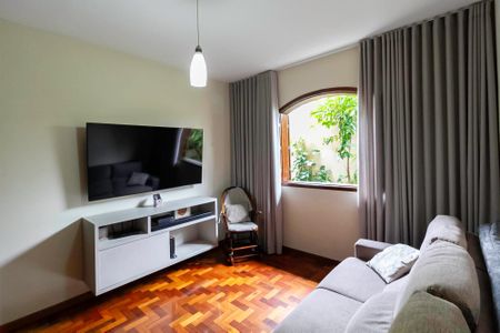 Casa à venda com 257m², 4 quartos e 4 vagasQuarto 2