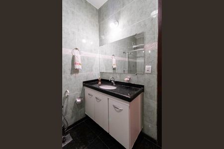 Casa à venda com 257m², 4 quartos e 4 vagasBanheiro social