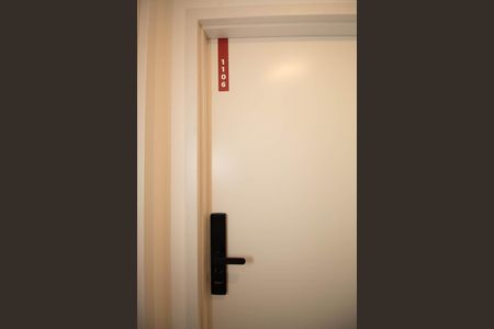 Banheiro de apartamento para alugar com 1 quarto, 26m² em República, São Paulo