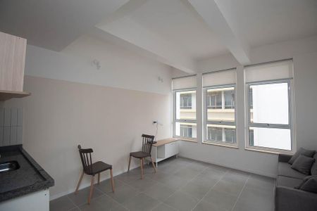 Sala/Cozinha de apartamento para alugar com 2 quartos, 47m² em República, São Paulo