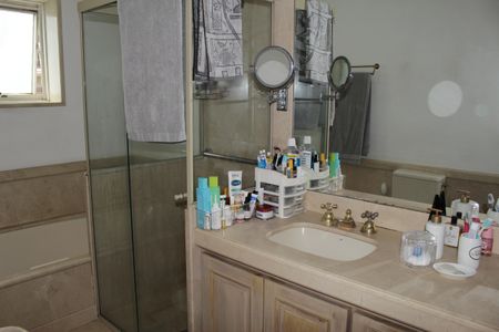 Apartamento à venda com 201m², 2 quartos e 4 vagasBanheiro da Suíte 2