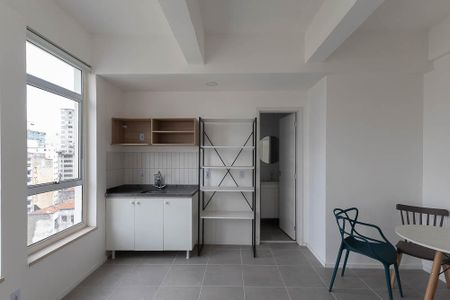 Sala/Cozinha de apartamento para alugar com 1 quarto, 31m² em República, São Paulo