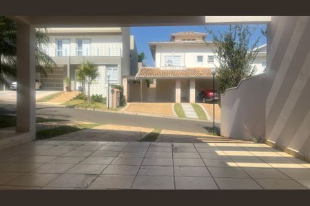 Casa de condomínio à venda com 180m², 3 quartos e 4 vagas Casa de condomínio à venda com 180m², 3 quartos e 4 vagasÁrea comum