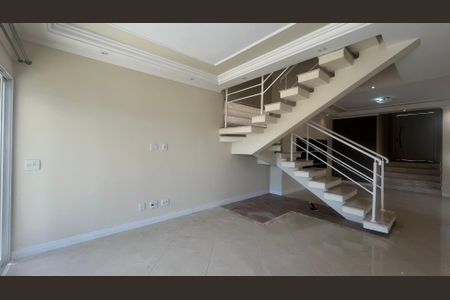 Casa de condomínio à venda com 180m², 3 quartos e 4 vagas Casa de condomínio à venda com 180m², 3 quartos e 4 vagasSala