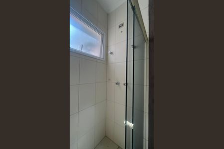 Casa de condomínio à venda com 180m², 3 quartos e 4 vagas Casa de condomínio à venda com 180m², 3 quartos e 4 vagasBanheiro 1