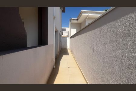 Casa de condomínio à venda com 180m², 3 quartos e 4 vagas Casa de condomínio à venda com 180m², 3 quartos e 4 vagasÁrea comum