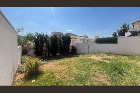 Casa de condomínio à venda com 180m², 3 quartos e 4 vagas Casa de condomínio à venda com 180m², 3 quartos e 4 vagasÁrea comum