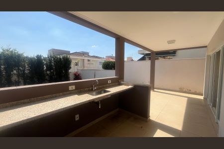 Casa de condomínio à venda com 180m², 3 quartos e 4 vagas Casa de condomínio à venda com 180m², 3 quartos e 4 vagasÁrea comum