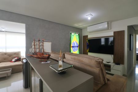 Sala de apartamento para alugar com 3 quartos, 120m² em Balneario Cidade Atlantica, Guarujá