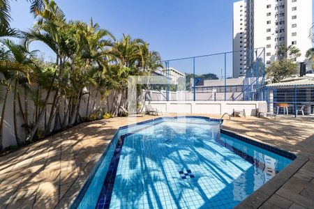 Apartamento à venda com 62m², 3 quartos e 3 vagas Apartamento à venda com 62m², 3 quartos e 3 vagasÁrea comum - Piscina